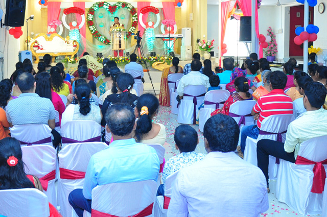 Bro Andrew Richard & Sis Hanna Celebrated their 25th Silver Jubilee Wedding anniversary with great grandeur at the Prayer Center in Mangalore here on May 04th, 2018 amidst a large number of devotees.